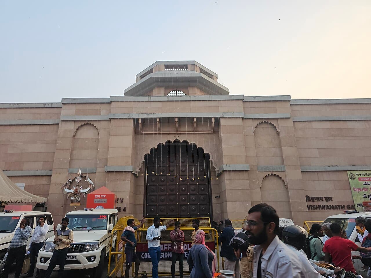 Kashi Vishwanath Temple view 3